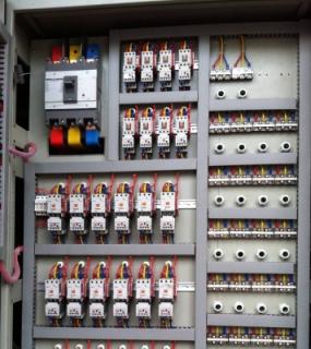 Tủ điện hệ thống m&aacute;y nghiền băng tải cao su