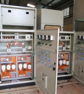 Tủ điện cấp nguồn cho m&aacute;y sản xuất